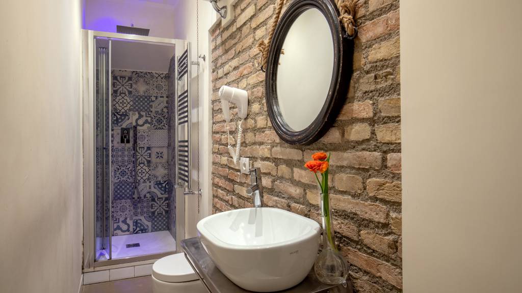 Spagna-Secret-Rooms-Roma-Bagno-Standard-1