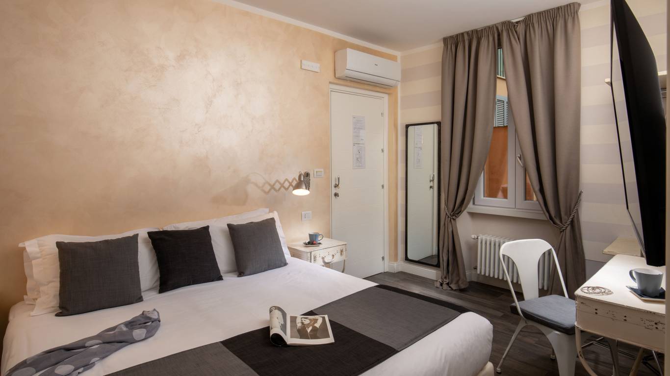 Spagna-Secret-Rooms-Roma-Economy